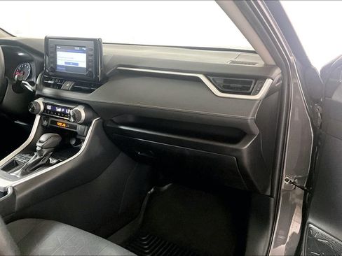 Used 2019 Toyota RAV4 XLE image 16