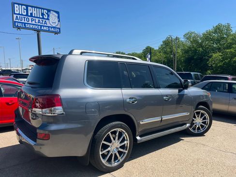 Used 2014 Lexus LX 570 4WD w/ Luxury Package image 9