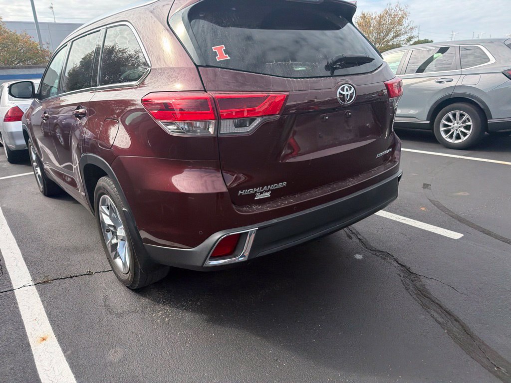 Used 2019 Toyota Highlander Limited AWD/4WD image 2