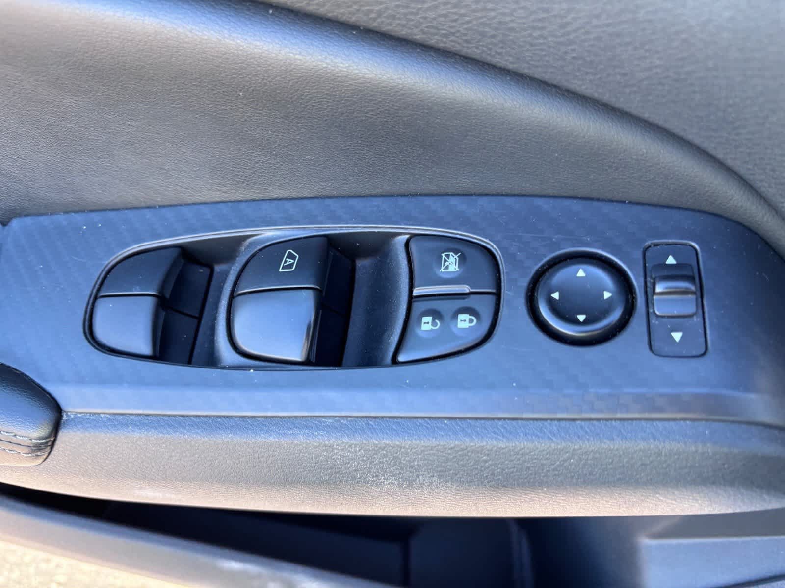 Used 2024 Nissan Altima 2.5 SV w/ SV Premium Package FWD image 15