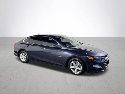 Used 2022 Chevrolet Malibu LS w/ Driver Confidence Package II image 4