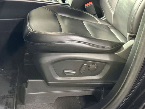 Used 2021 Ford Explorer XLT w/ Equipment Group 202A image 14