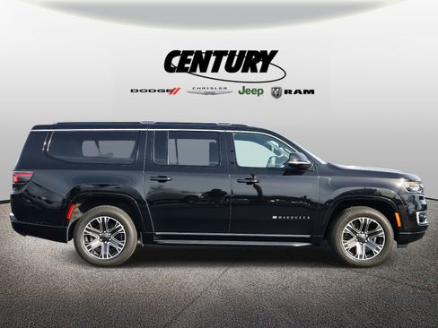 Used 2024 Jeep Wagoneer L 4WD w/ Premium Group I image 2