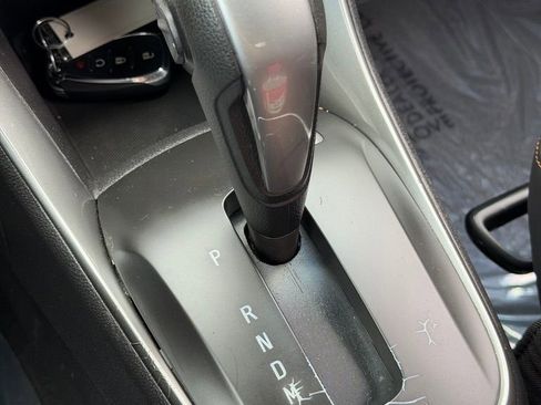 Used 2019 Chevrolet Trax LT w/ Sun & Sound Package image 38