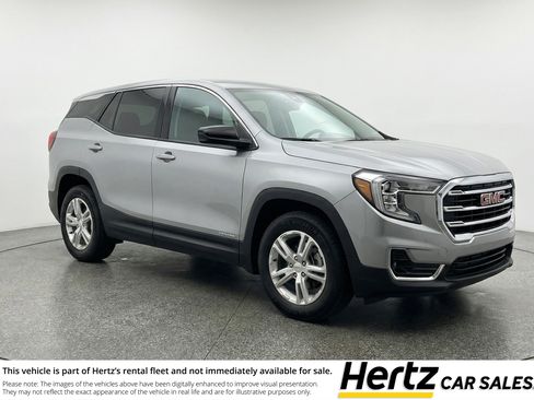 Used 2024 GMC Terrain SLE FWD image 1