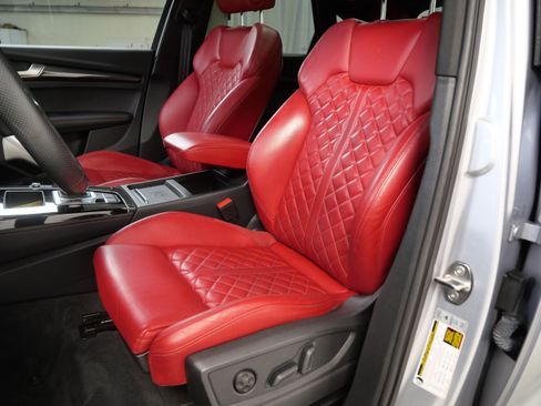Used 2023 Audi SQ5 Prestige w/ Prestige Package AWD/4WD image 3
