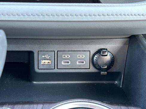 Used 2023 Toyota Highlander Platinum AWD/4WD image 25