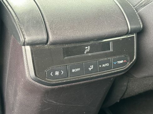 Certified 2024 Toyota Highlander LE image 45