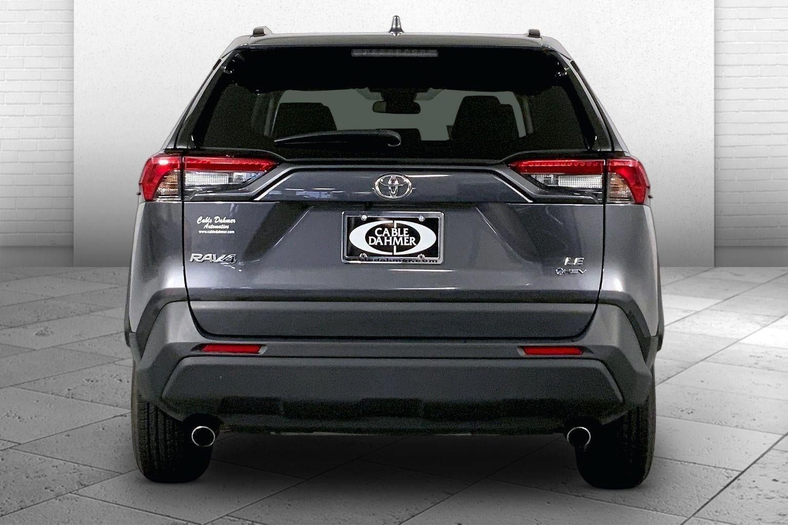 Used 2025 Toyota RAV4 LE AWD/4WD image 3