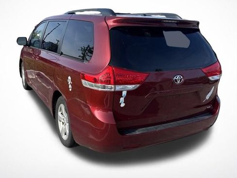 Used 2014 Toyota Sienna LE FWD image 6