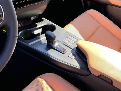 New 2026 Lexus UX 300h AWD image 8