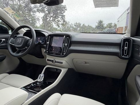 Certified 2026 Volvo XC40 B5 Plus w/ Climate Package AWD/4WD image 13
