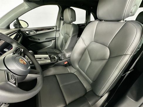 Used 2026 Porsche Macan Turbo AWD/4WD image 5