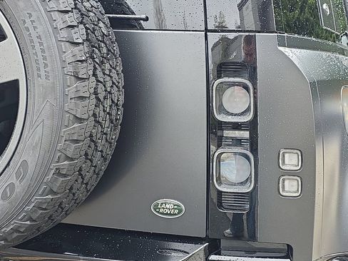 Used 2023 Land Rover Defender 110 X AWD/4WD image 38