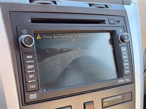 Used 2009 Chevrolet Traverse LT image 19