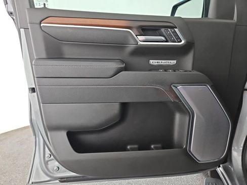 Certified 2025 GMC Sierra 1500 Denali RWD image 28