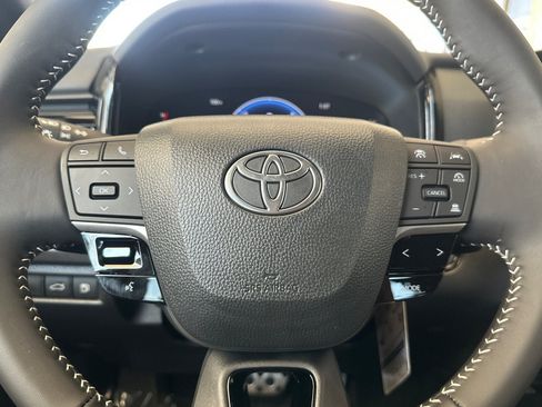 New 2026 Toyota Camry Hybrid FWD image 24