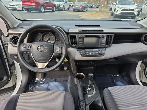 Used 2013 Toyota RAV4 XLE image 19