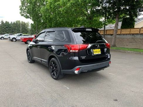 Used 2018 Mitsubishi Outlander LE AWD/4WD image 3