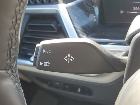 Certified 2023 BMW X7 xDrive40i w/ Executive Package image 14