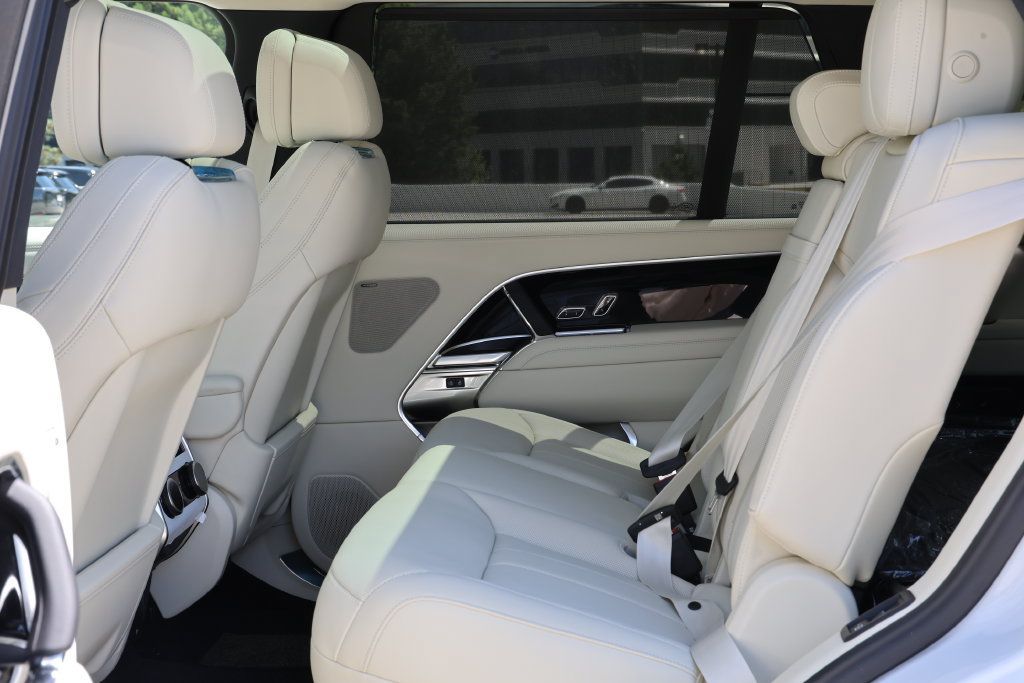 New 2026 Land Rover Range Rover Long Wheelbase SE AWD/4WD image 35