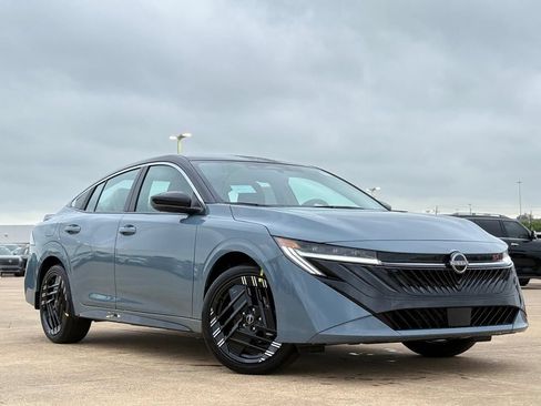 New 2026 Nissan Sentra SR FWD image 2