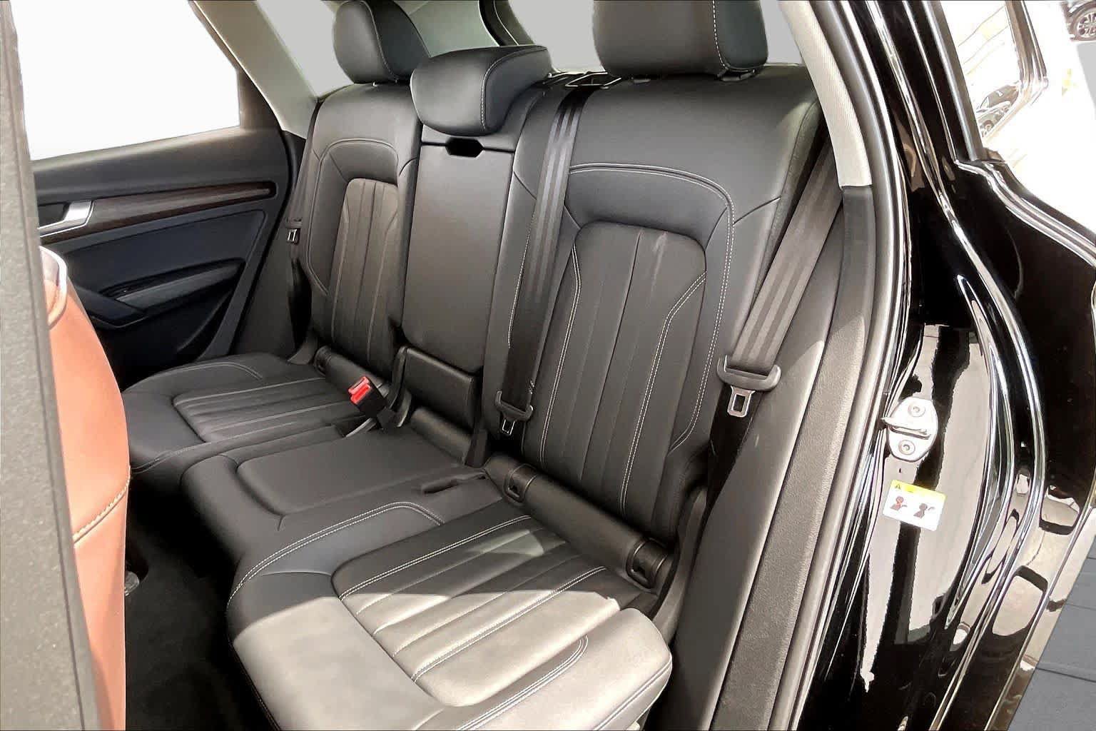 Used 2025 Audi Q5 2.0T Premium w/ Convenience Plus Package AWD/4WD image 20