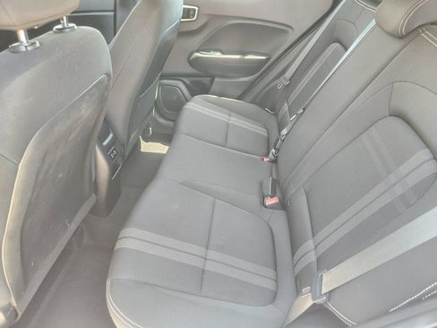 Used 2024 Hyundai Venue SEL FWD image 32