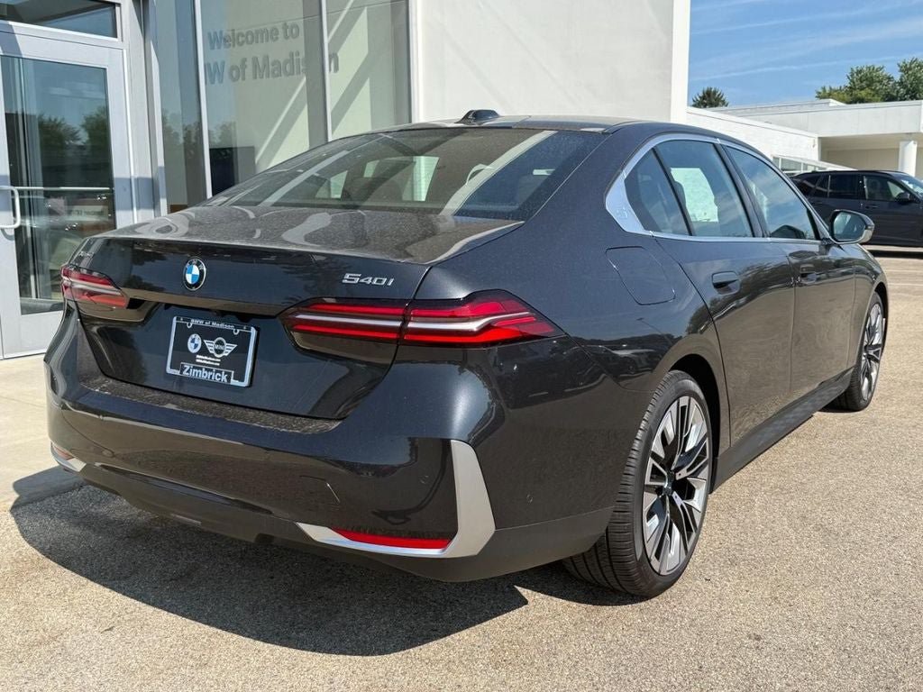 Used 2026 BMW 540i xDrive AWD/4WD image 3