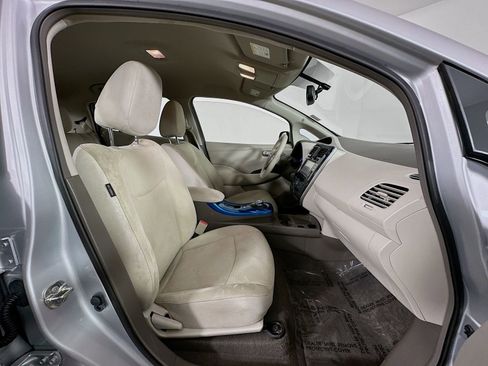 Used 2011 Nissan Leaf SL w/ Eco Design Pkg image 27