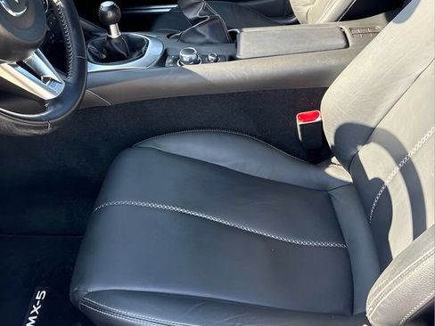 Used 2021 MAZDA MX-5 Miata RF Grand Touring RWD image 12