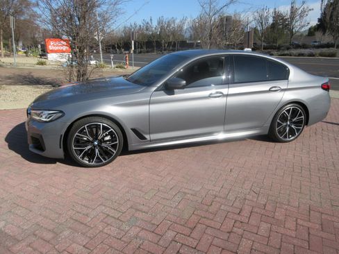 Used 2023 BMW 540i w/ M Sport Package image 83
