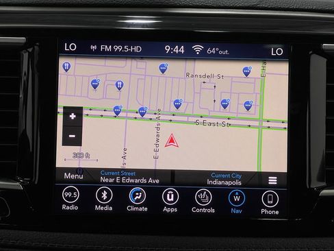 Used 2018 Chrysler Pacifica Limited image 10