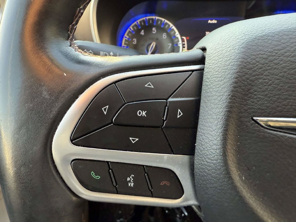 Used 2018 Chrysler Pacifica Touring-L Plus w/ Tire & Wheel Group FWD image 24