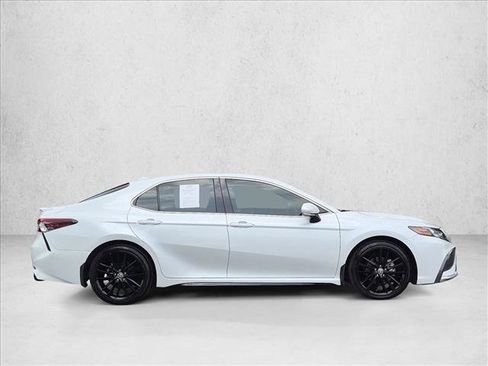 Used 2021 Toyota Camry XSE FWD image 5