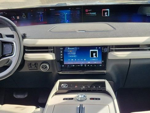 Certified 2025 Lincoln Navigator Reserve image 22