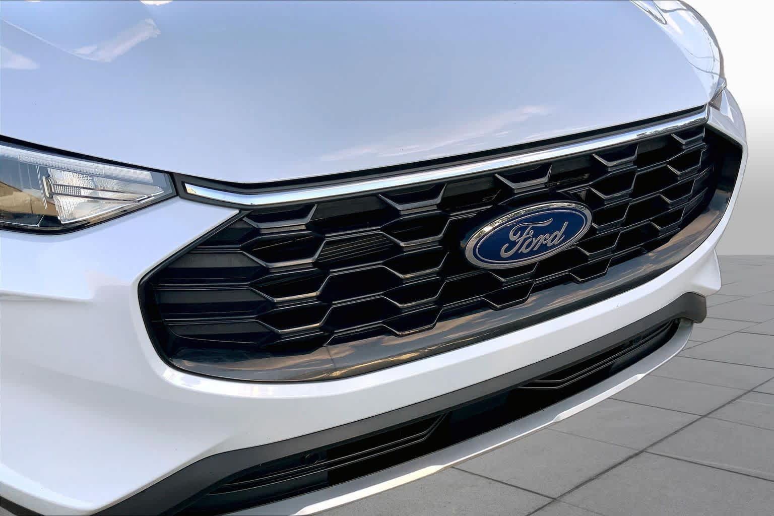 Used 2025 Ford Escape ST-Line FWD image 30