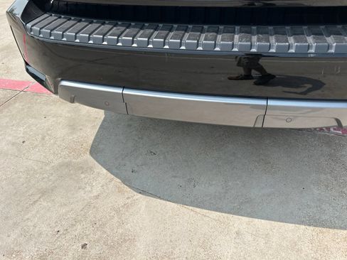 Used 2024 Nissan Armada SV AWD/4WD image 10