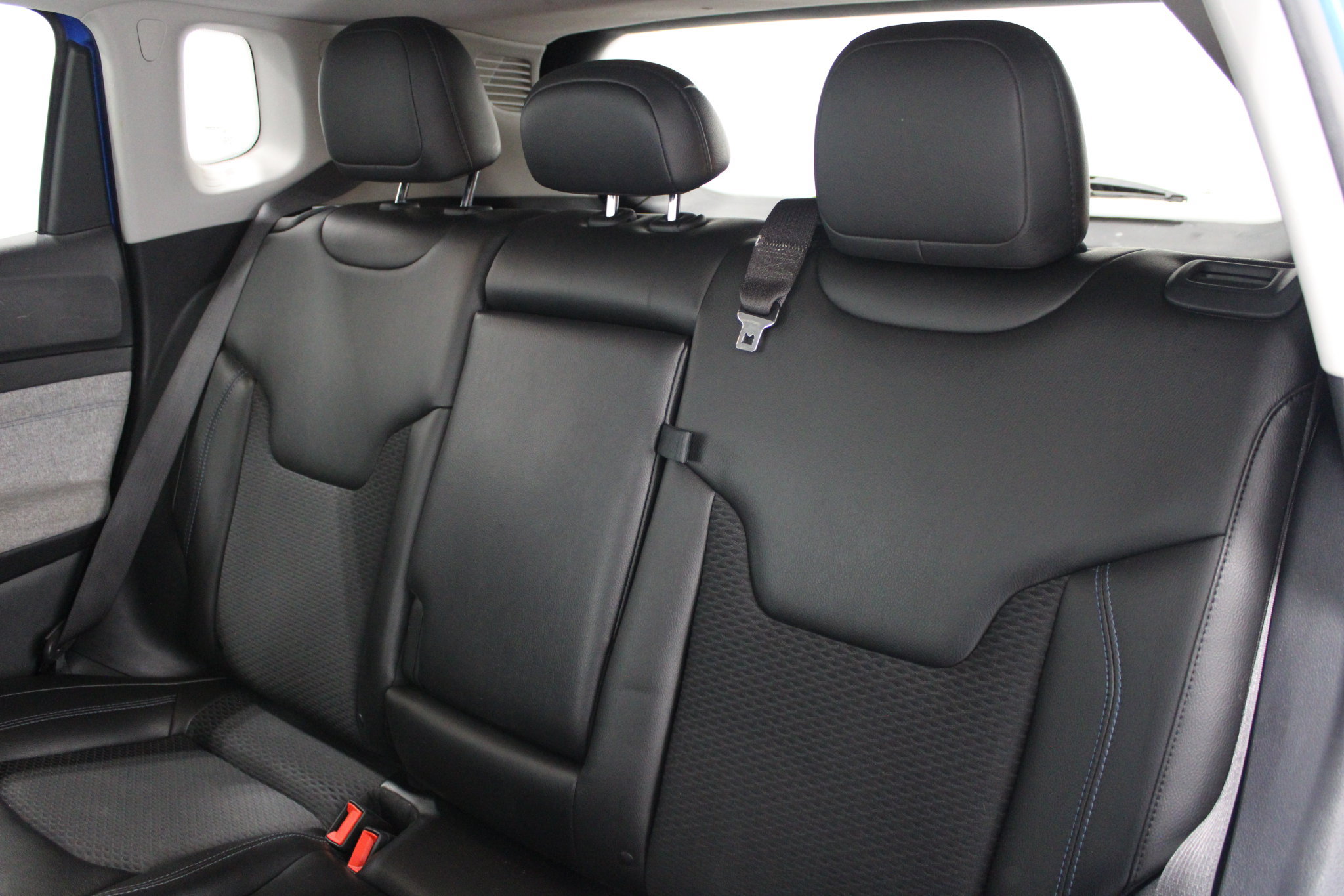 Used 2022 Jeep Compass Latitude w/ Sun and Sound Group FWD image 16