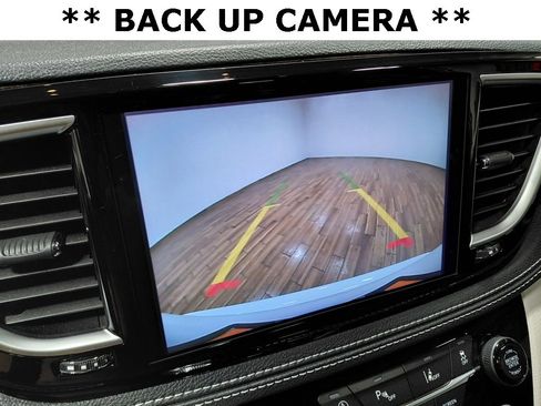 Certified 2024 Chrysler Pacifica Limited image 23