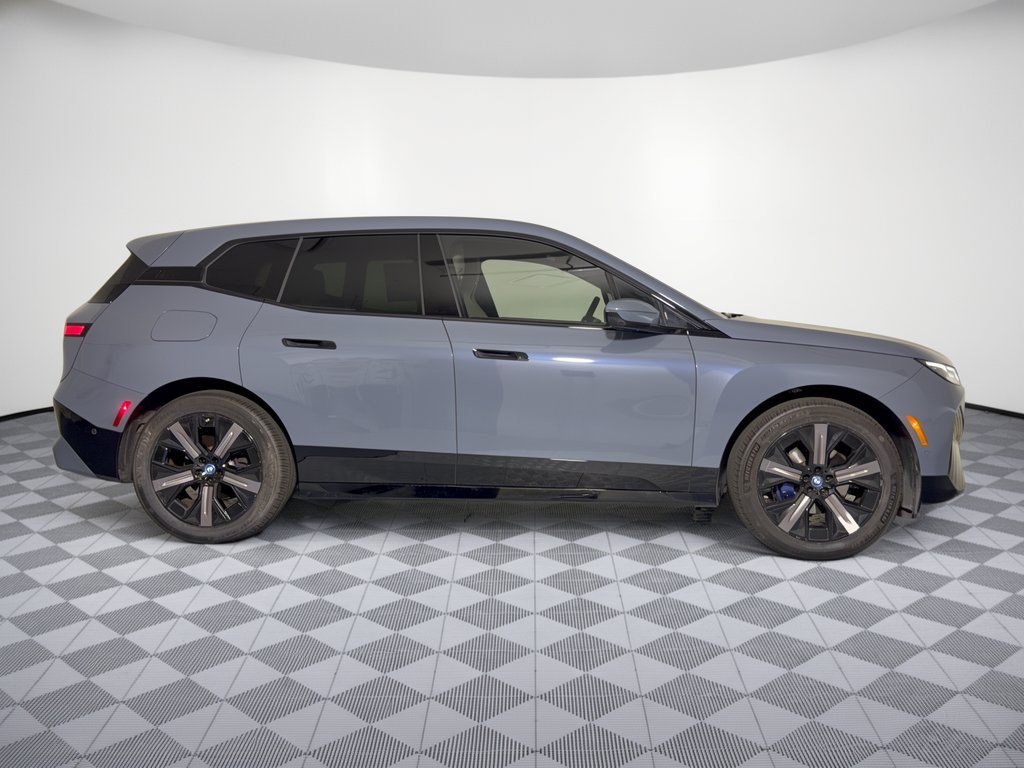 Used 2024 BMW iX xDrive50 w/ Sport Package AWD/4WD image 8