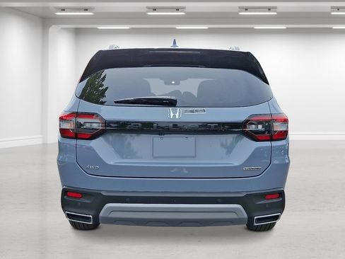 New 2025 Honda Pilot Touring image 4