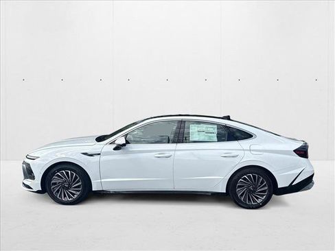 New 2025 Hyundai Sonata Limited image 5