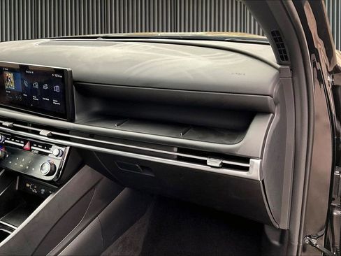 Certified 2025 Hyundai Santa Cruz SEL image 17