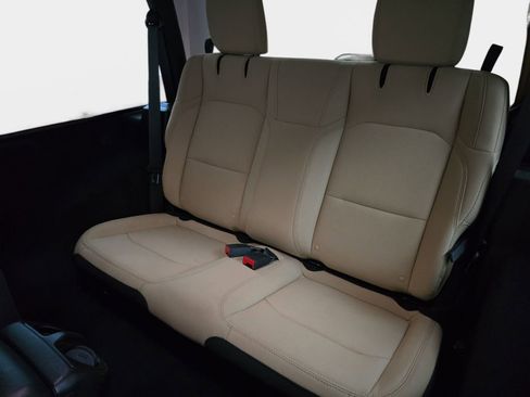 Used 2018 Jeep Wrangler Sport image 14