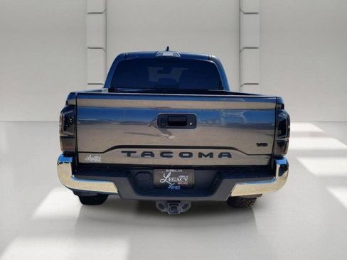 Used 2021 Toyota Tacoma TRD Off-Road AWD/4WD image 5