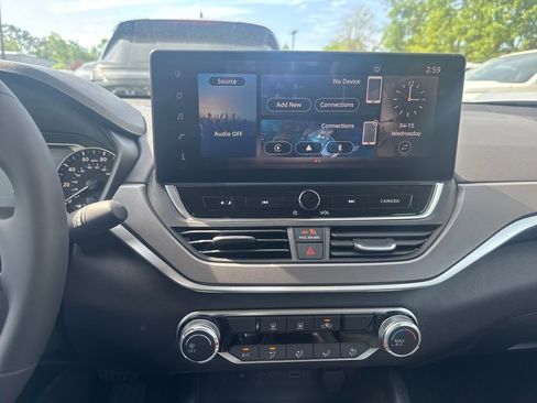 New 2026 Nissan Altima 2.5 SR FWD image 17