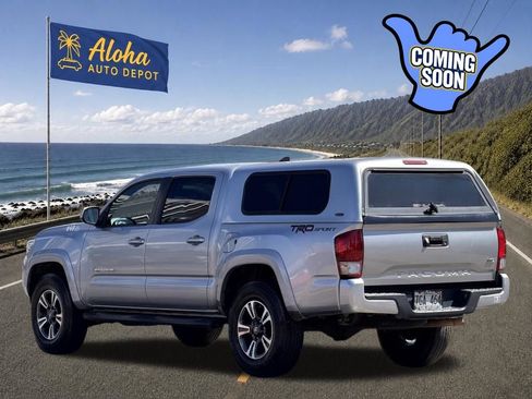 Used 2017 Toyota Tacoma TRD Sport RWD image 3