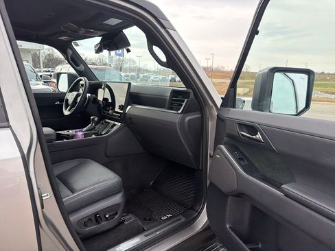 Used 2024 Lexus GX 550 image 29