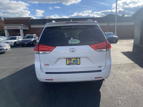 Used 2012 Toyota Sienna XLE image 6